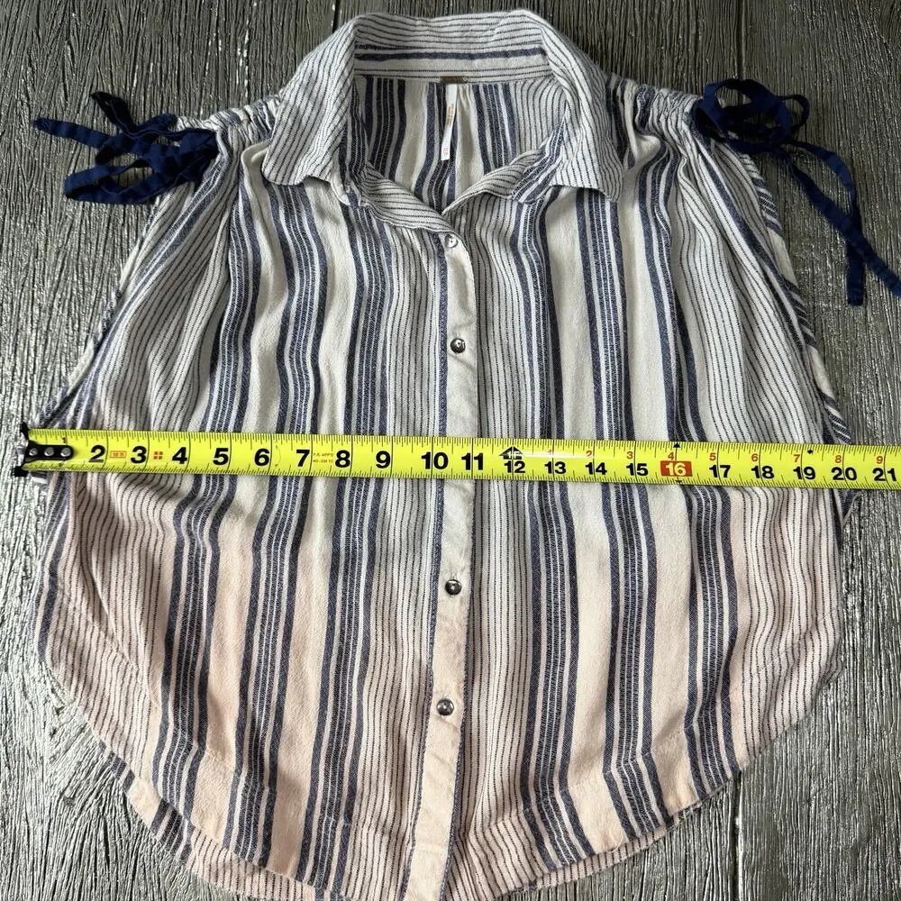 Free People Baby Blues Stripe Buttondown Adjustable Sleeve Size Small - Picture 4 of 7